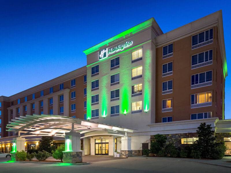 Night time view of the Holiday Inn in Oklahoma